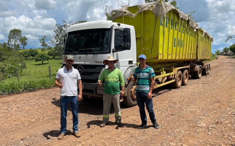 Retirada dos Resíduos Sólidos Classe 2 da Área de Transbordo de Altamira do Paraná.