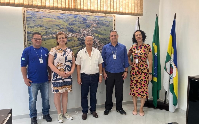 Visita da Sra. Araceli Stella, Gerente da Regional de Campo Mourão com sua Equipe Técnica da Sanepar.