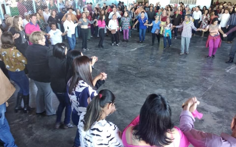 Bailão da melhor Idade reuniu 450 pessoas em Altamira do Paraná