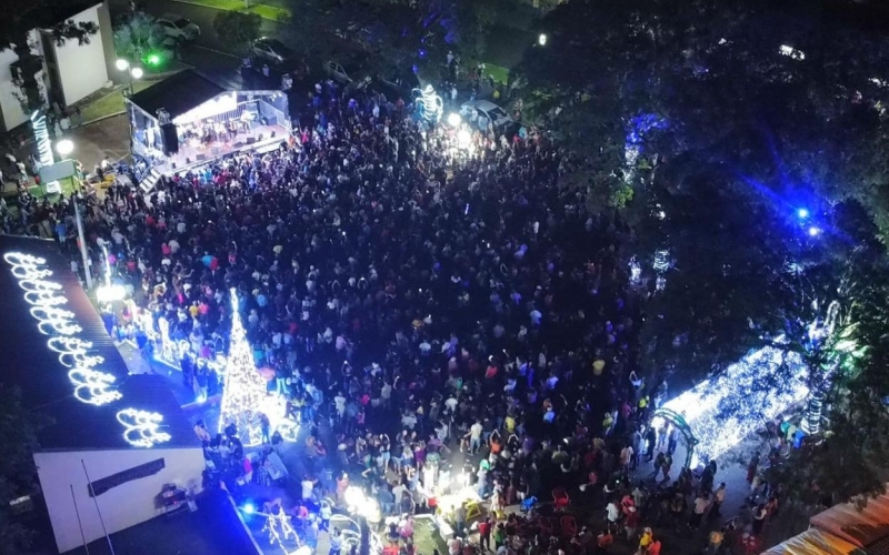 Início as Festividades de Final de Ano na Praça Central