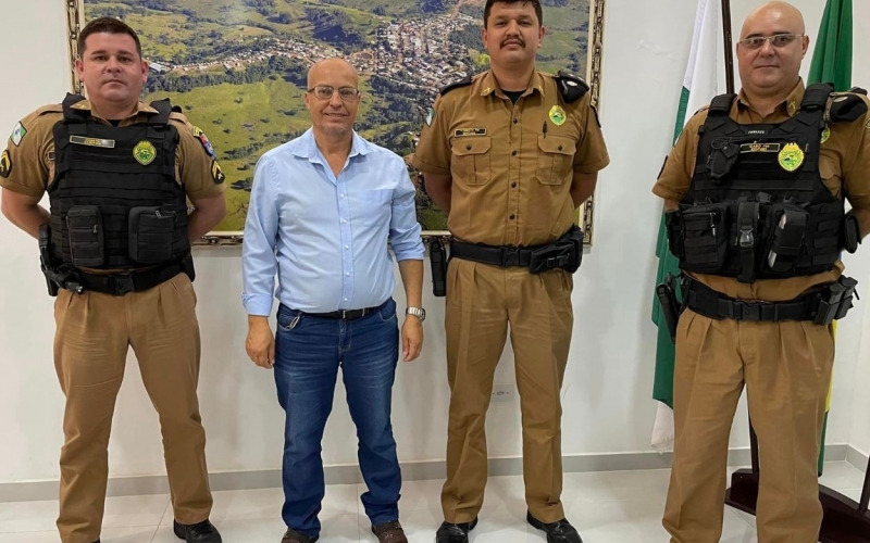 PREFEITO BRANCO Recebeu a Polícia Militar em seu gabinete para atender às demandas da População quanto a segurança do Município