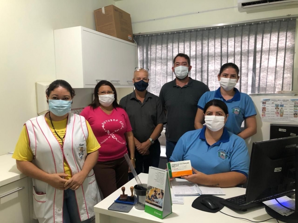 Primeira dose da vacina contra a COVID 19 é aplicada em funcionária da saúde em Altamira do Paraná