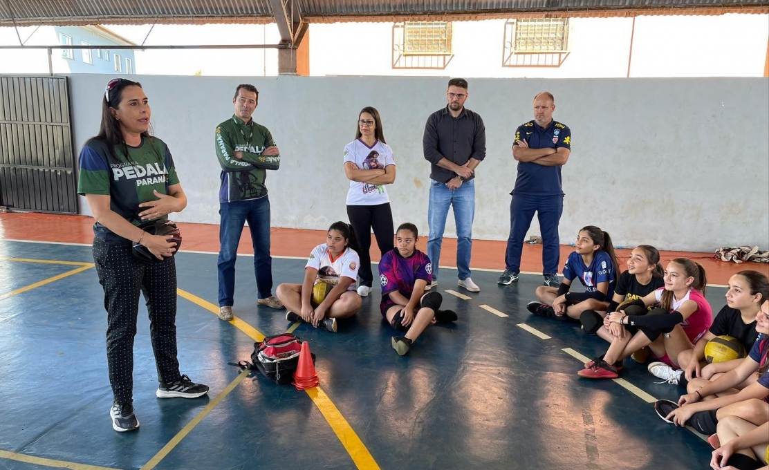 Hoje, a Equipe do Programa Pedala Paraná, estiveram no Colégio em um bate papo com os alunos ...