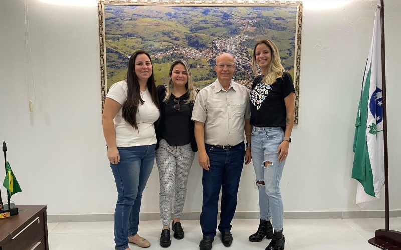 Visita das Representantes da UNOPAR de Campo Mourão.